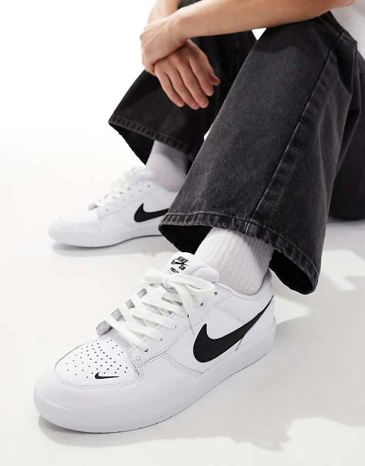 Nike SB Force Premium Trainer In White For Men 4 Nike SB Force Premium Trainer In White For Men - Image 2