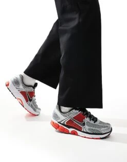Nike Zoom Vomero 5 Trainers In Metallic Silver And Black For Men -Nike Sales Store 207050217 1 silver 1