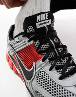 Nike Zoom Vomero 5 Trainers In Metallic Silver And Black For Men -Nike Sales Store 207050217 3