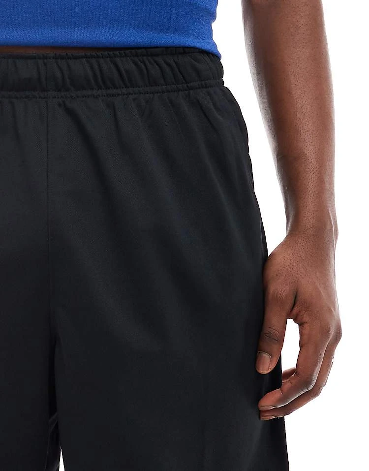 Nike Training Totality Dri-FIT 9inch Shorts In Black For Men 7 Nike Training Totality Dri-FIT 9inch Shorts In Black For Men - Image 5