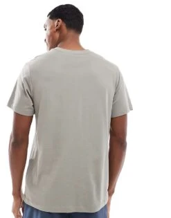 Nike Training Dri-FIT T-shirt In Khaki For Men 10 Nike Training Dri-FIT T-shirt In Khaki For Men -Nike Sales Store 207051311 4