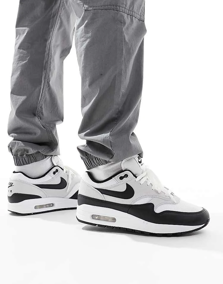 Nike Air Max 1 Trainer In White And Black Platinum For Men 8 Nike Air Max 1 Trainer In White And Black Platinum For Men - Image 6