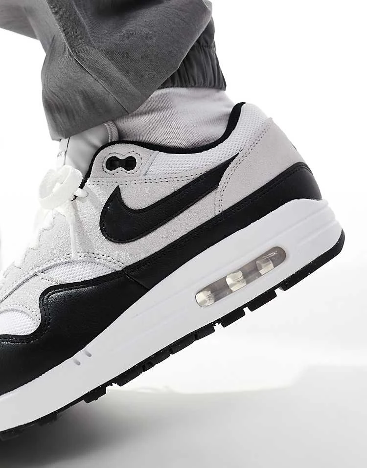 Nike Air Max 1 Trainer In White And Black Platinum For Men 7 Nike Air Max 1 Trainer In White And Black Platinum For Men - Image 5