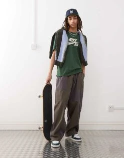 Nike SB Centre Logo T-shirt In Green For Men Dark Green -Nike Sales Store 207053653 3