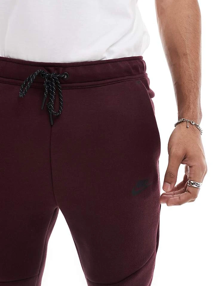 Nike Tech Fleece Jogger In Burgundy For Men 5 Nike Tech Fleece Jogger In Burgundy For Men - Image 3