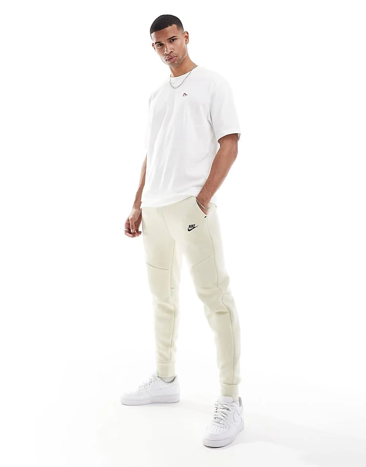 Nike Tech Fleece Jogger In Beige For Men 8 Nike Tech Fleece Jogger In Beige For Men - Image 6