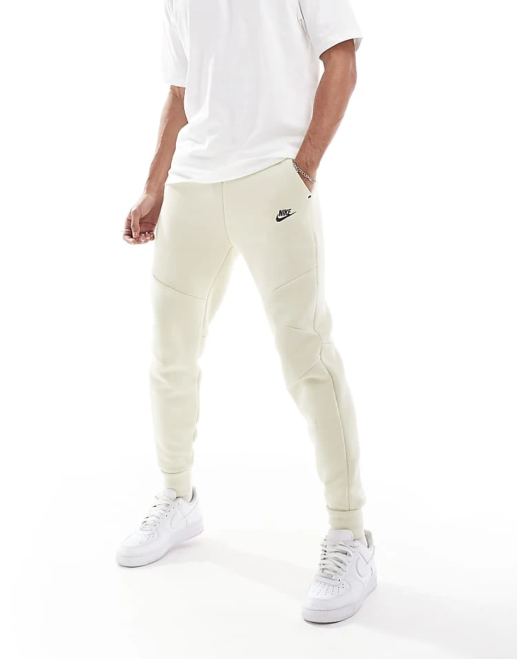Nike Tech Fleece Jogger In Beige For Men 5 Nike Tech Fleece Jogger In Beige For Men - Image 3