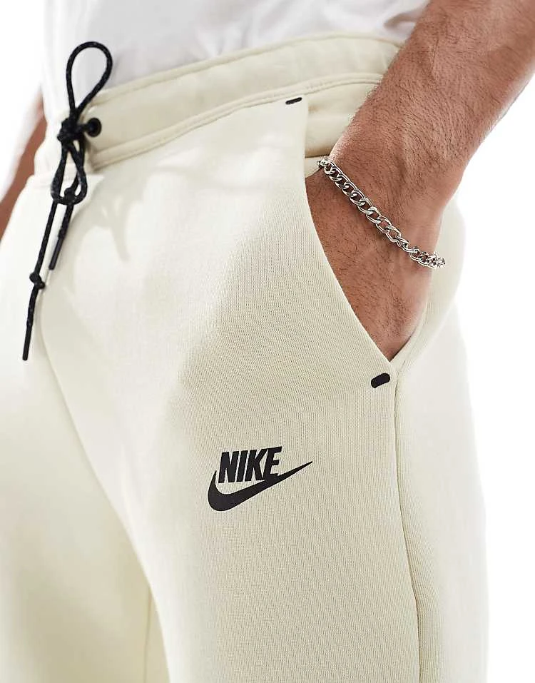 Nike Tech Fleece Jogger In Beige For Men 7 Nike Tech Fleece Jogger In Beige For Men - Image 5
