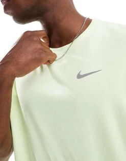 Nike Running Miler Dri-FIT T-shirt In Green For Men -Nike Sales Store 207060244 3