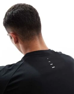 Nike Running Stride Dri-FIT T-shirt In Black For Men -Nike Sales Store 207060254 3