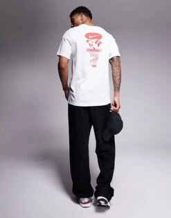 Nike Club Swoosh Graphic T-shirt In White For Men -Nike Sales Store 207492960 4